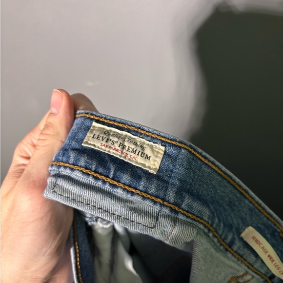 Levi’s Premium Ribcage Wide Leg Cropped Jeans Womens Size 31 - Picture 6 of 6